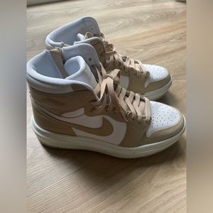 Air Jordan 1 Elevate high - worn once!